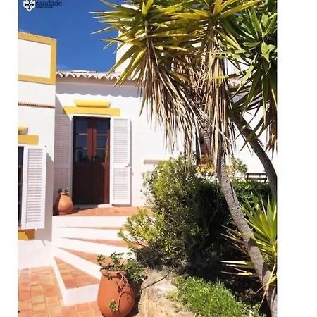 Holiday home Casa Oliveira Quelfes