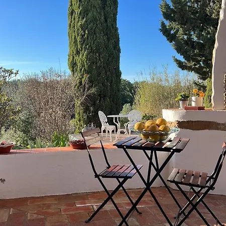 Casa Oliveira * Quelfes